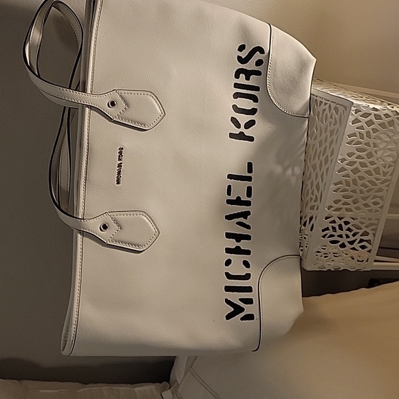 Michael Kors Tote Bag - Picture 1 of 6